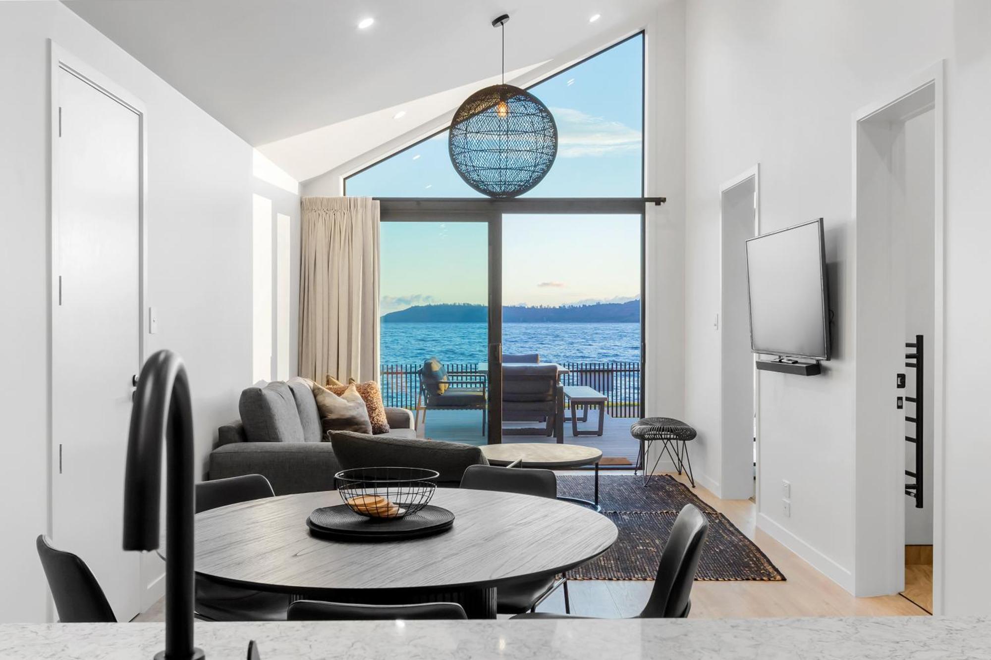 Absolute Lakefront House Taupo Dış mekan fotoğraf